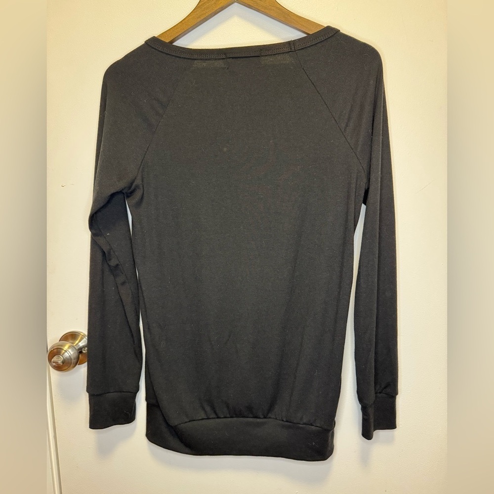 Black Long Sleeve Top with Green Clover | Shamrock | Women’s Size S | Comfy - Picture 2 of 11